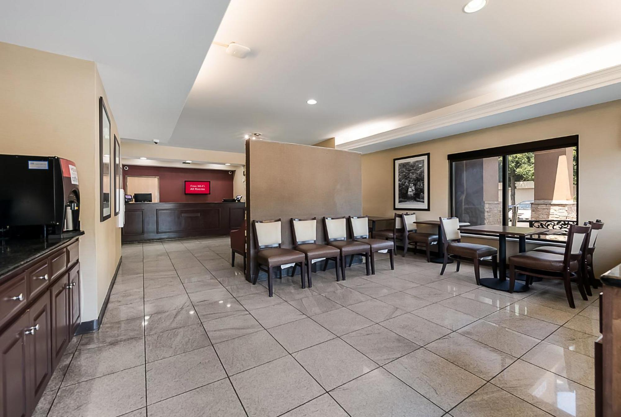 Red Roof Inn Newport News - Йорктаун Экстерьер фото