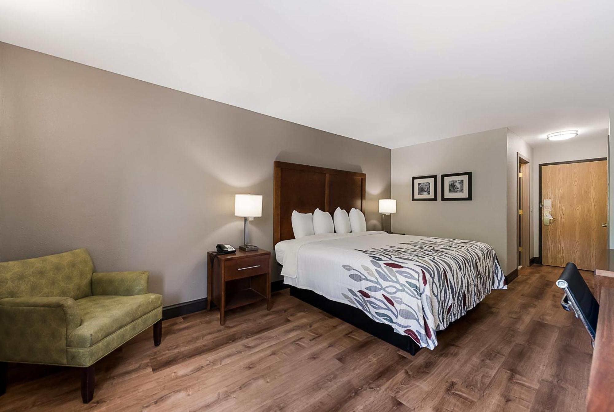 Red Roof Inn Newport News - Йорктаун Экстерьер фото