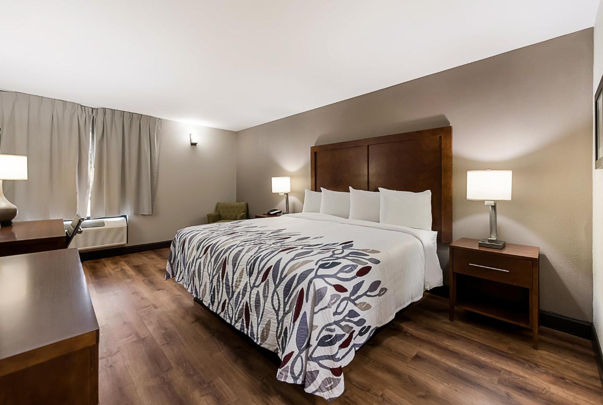 Red Roof Inn Newport News - Йорктаун Экстерьер фото