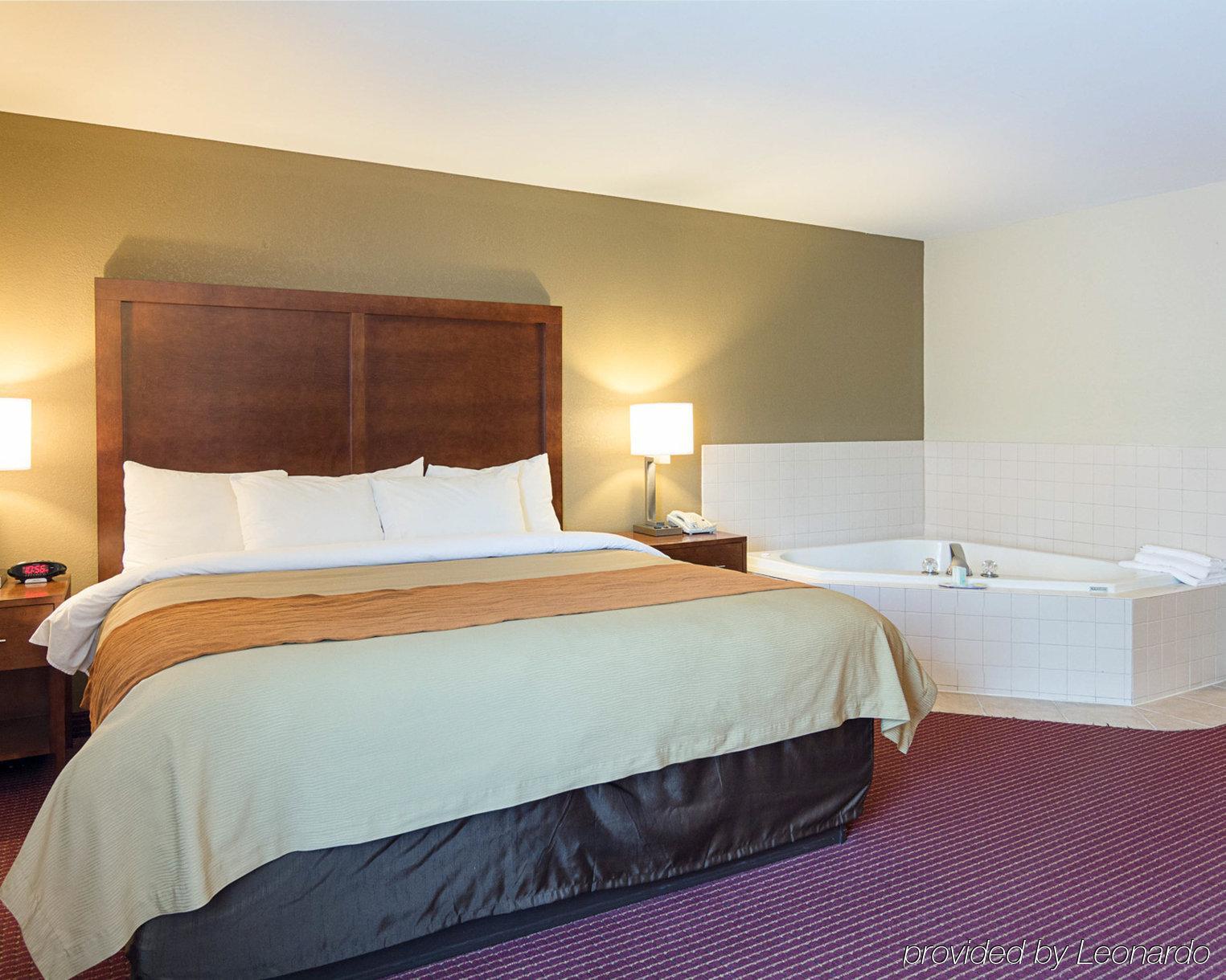 Red Roof Inn Newport News - Йорктаун Экстерьер фото