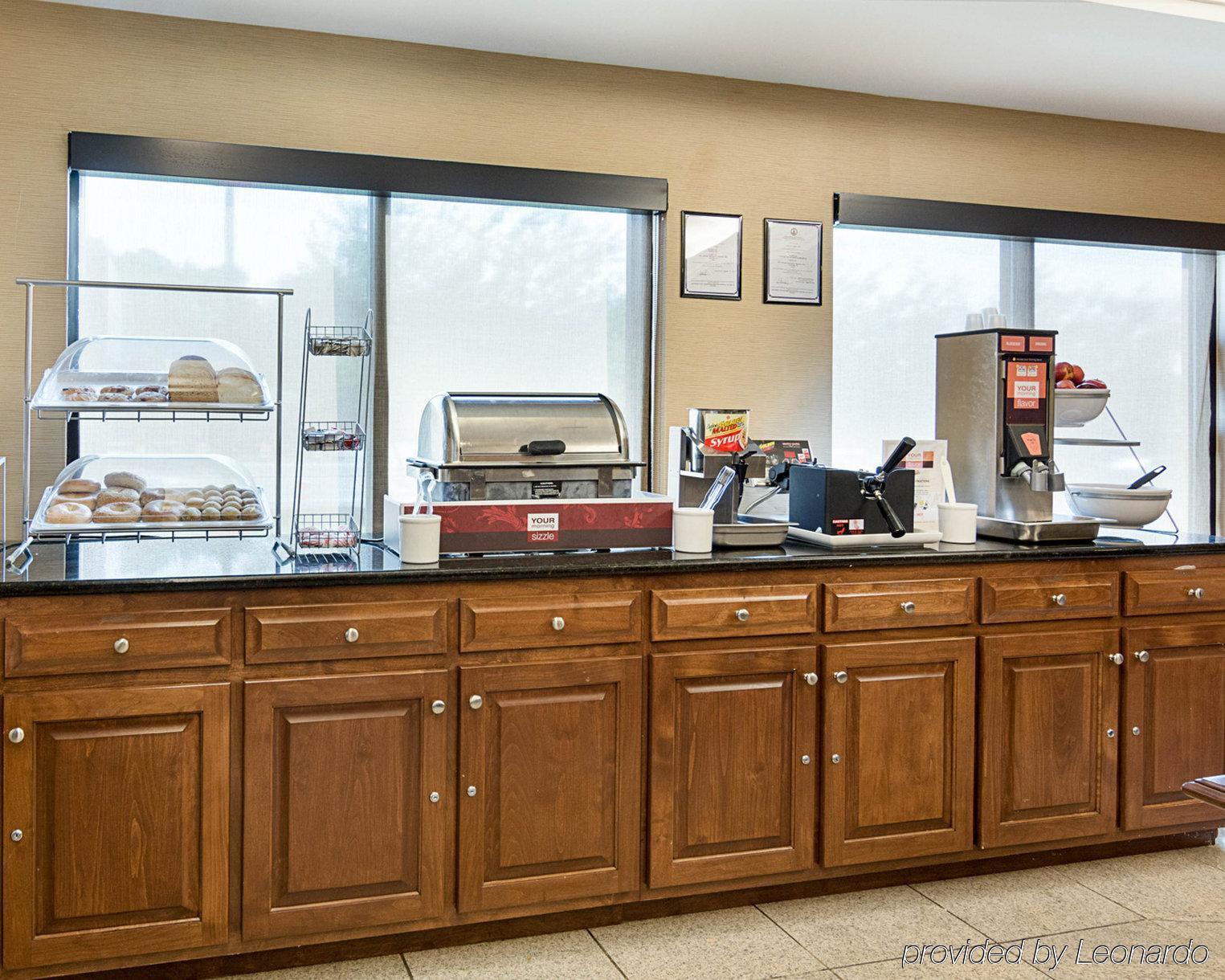 Red Roof Inn Newport News - Йорктаун Экстерьер фото
